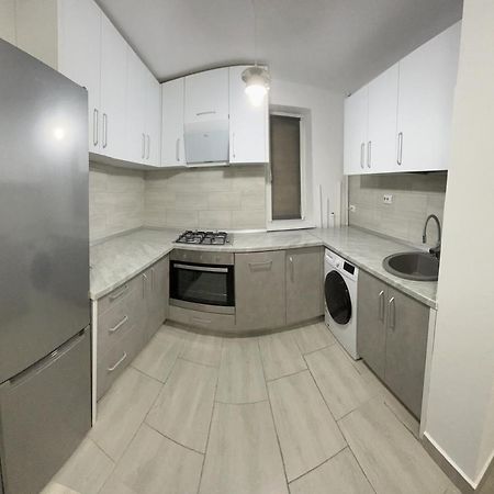 Home Sweet Home Apartment With 3 Rooms Buzau Exterior photo