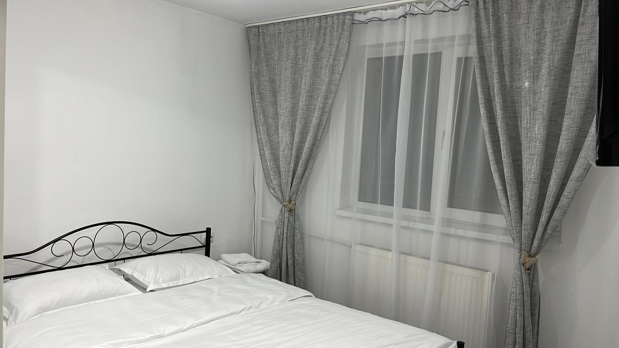 Home Sweet Home Apartment With 3 Rooms Buzau Exterior photo